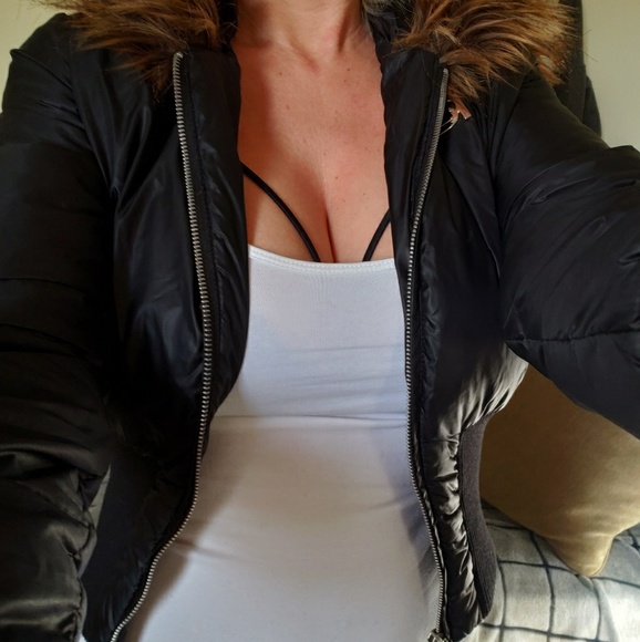 🚫SOLD🚫🌟Bebe🌟black corset winter fur jacket S - Picture 6 of 8